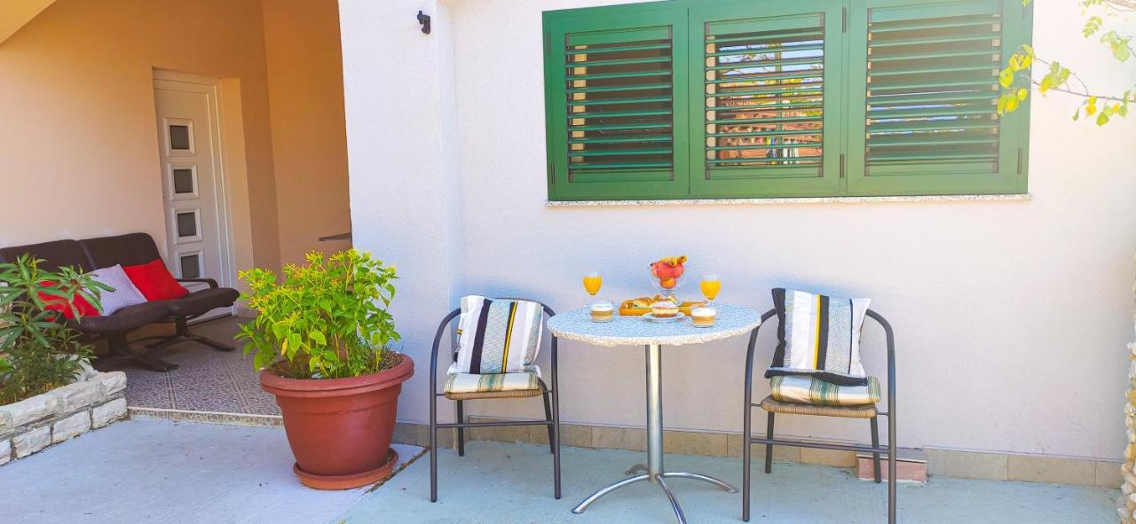 Apartments Marija คาร์โลบัก ภายนอก รูปภาพ